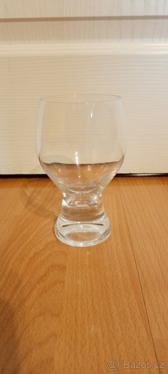 RŮZNÉ SKLENICE - 15