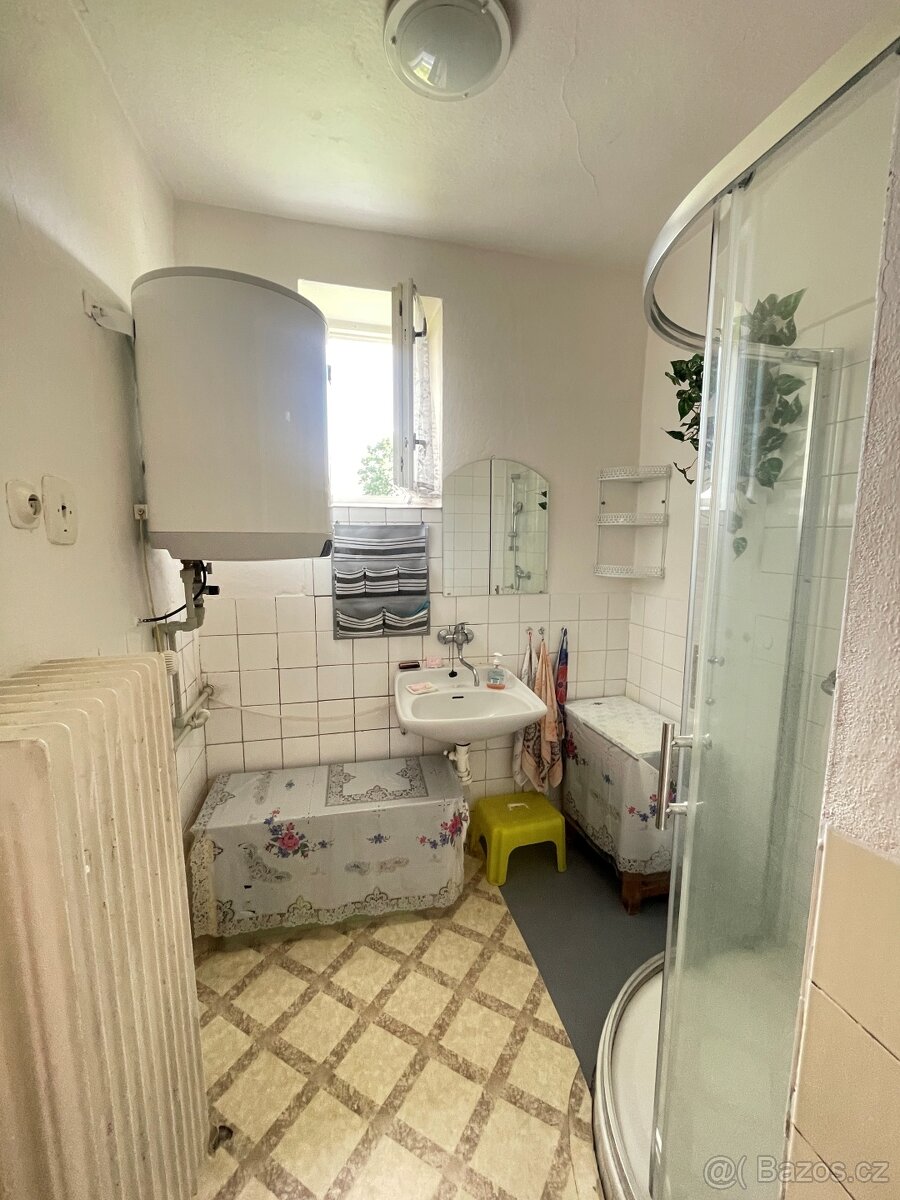 Rod.dům 5+1, garáž, zahrada v obci Rapotín, okr. Šumperk - 15