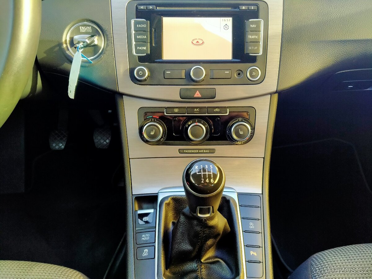 Volkswagen Passat 2.0 TDI, 103 kw Comfortline, Serviska - 15