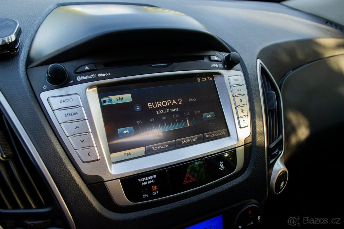 Hyundai ix35 2.0 CRDi VGT Premium 4x4 A/T - 15