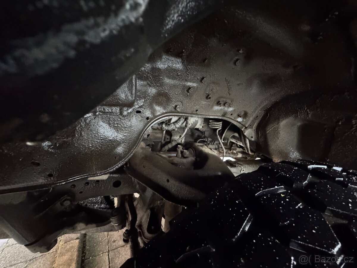 Toyota Hilux 2000 - 15