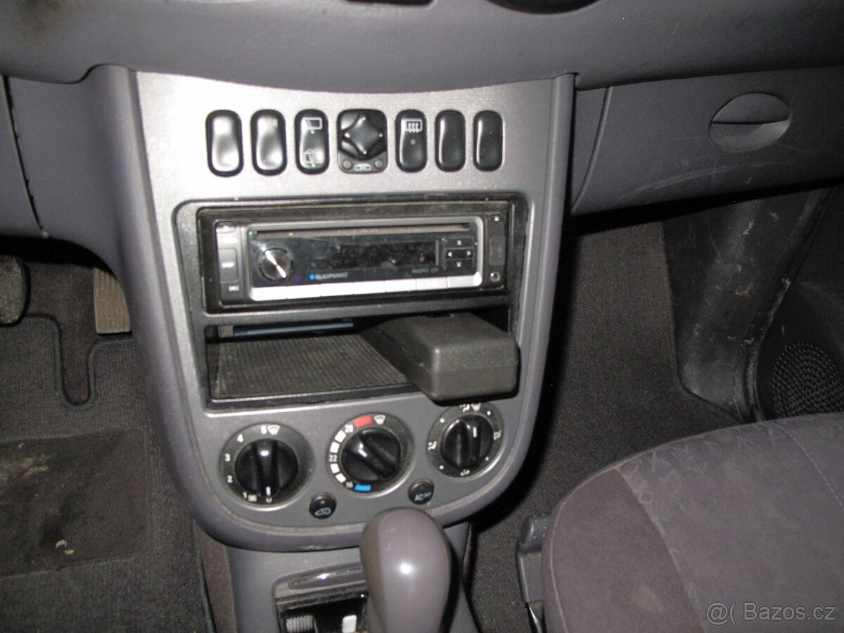 Mercedes-Benz A170 cdi automat v nouzáku - 15