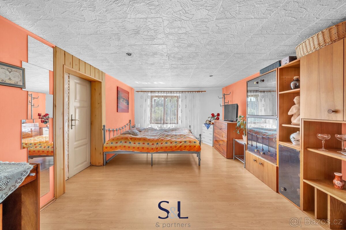 Prodej rodinného domu, 350 m² - Velenice, ev.č. 01011 - 15