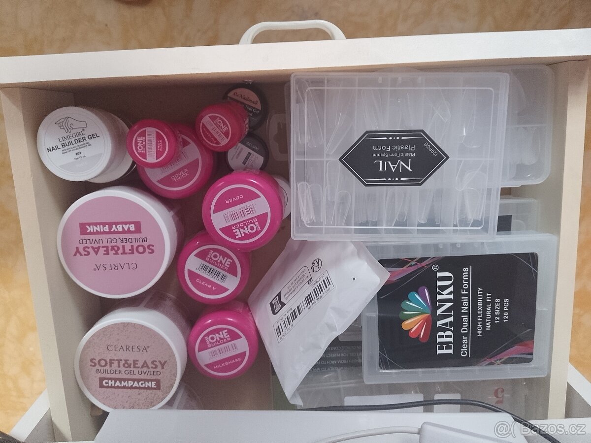Domácí vybavení do salónu na nehty - 15