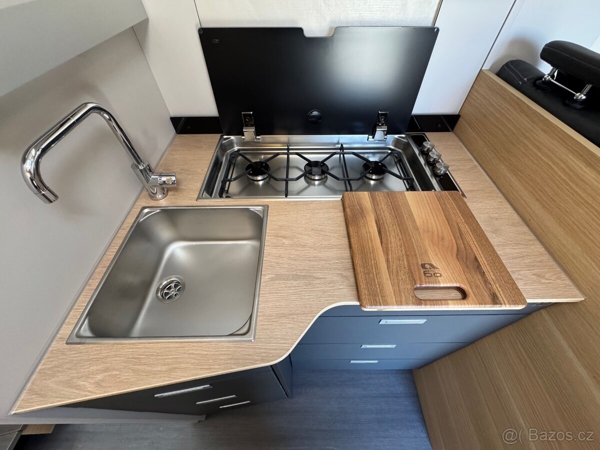 ADRIA MATRIX 670 SL, EDICE 60Y, 5. míst, polointegra - 15