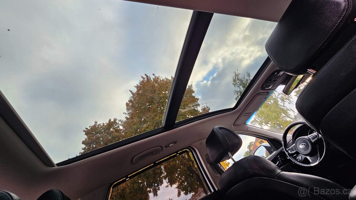 KIA Sorento 2.2 CRDI 16V 147 kW Premium 4x4 automat serviska - 15