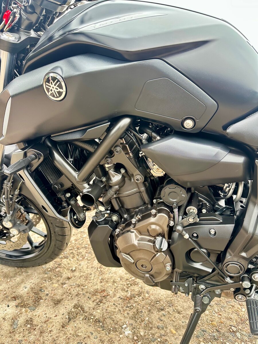 Yamaha mt 07 - 15