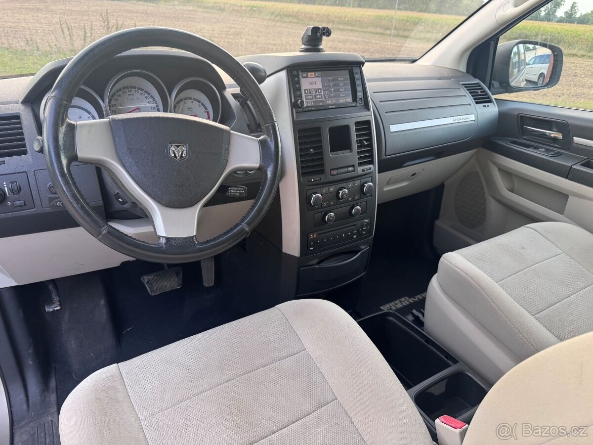 Dodge Grand Caravan RT SXT 3,8 LPG DVD 2009 - 15