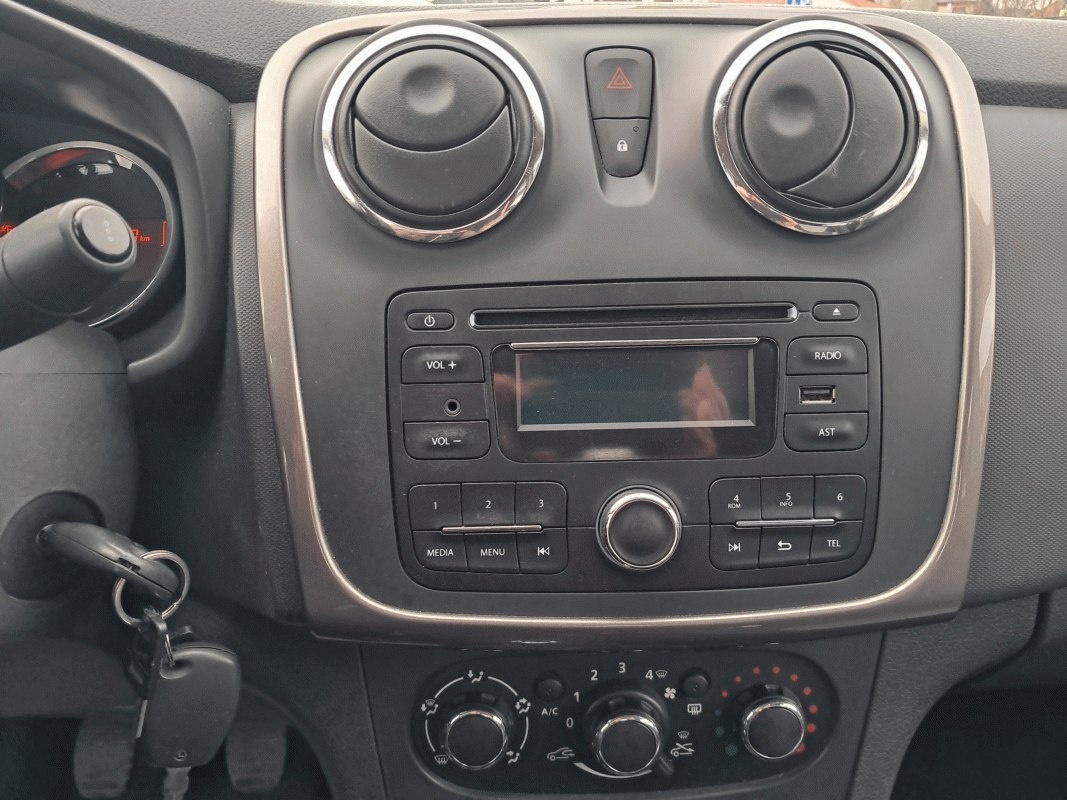 Dacia Logan 1.2 16V 55kW/LPG/ČR/1.majitel - 15