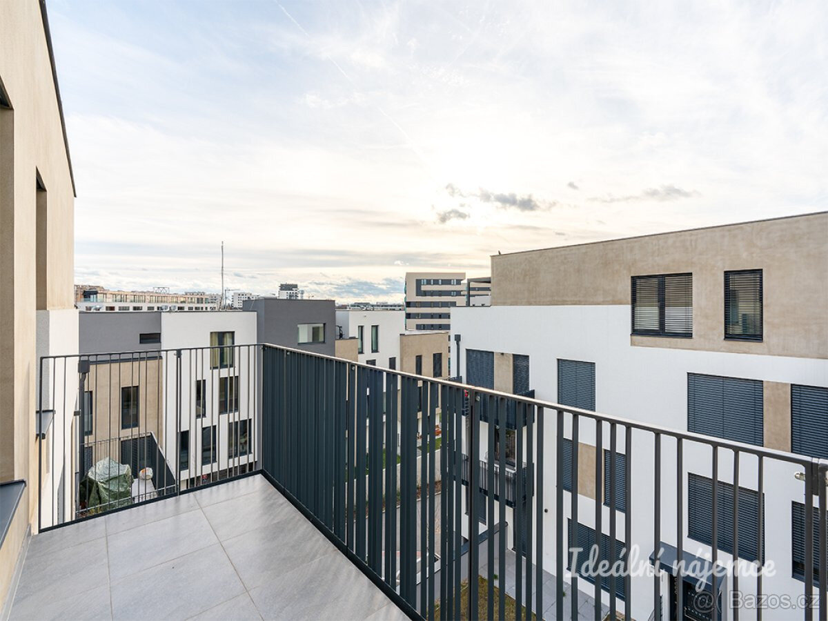 Pronájem bytu 2+kk, Dagmar Burešové, Žižkov, 25900 Kč/měs, 6 - 15