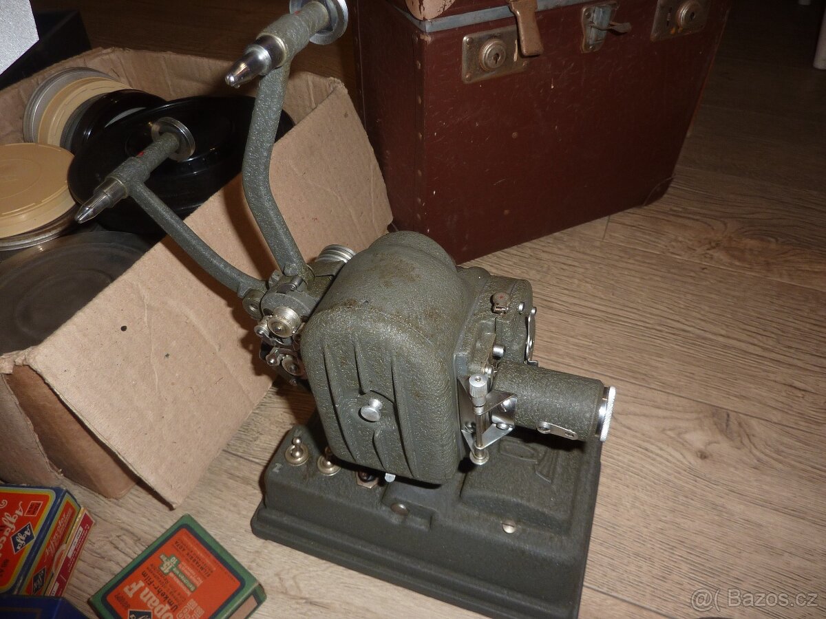 Staré plátno, projektory Meopta, kamera-vše 3.990 - 15