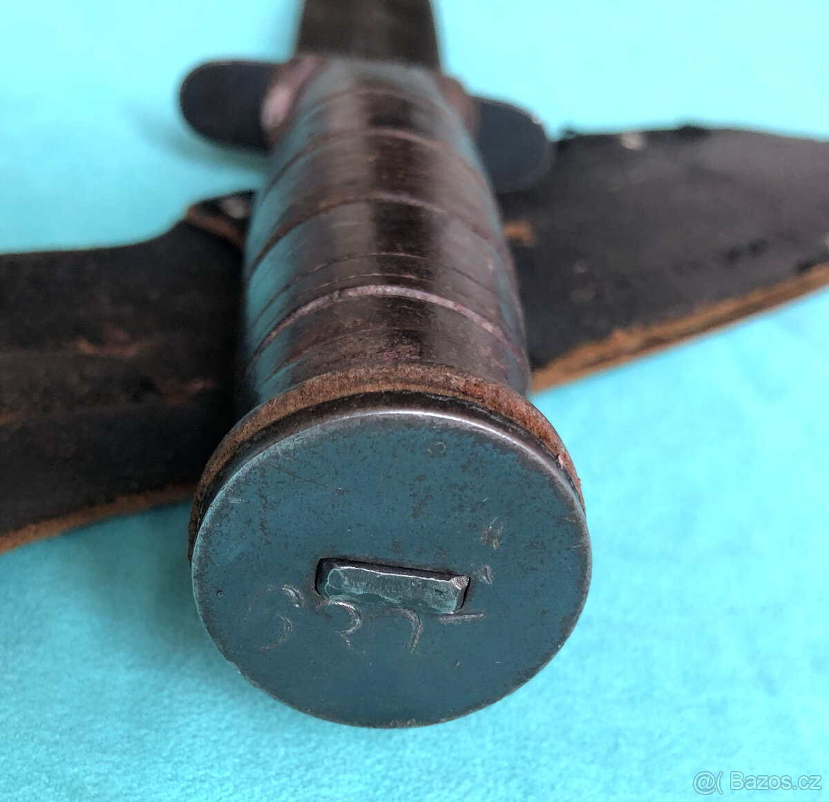 Bojový nůž typu KA-BAR - 15