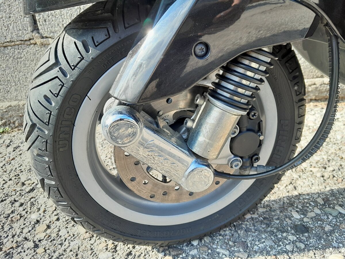 Vespa LX 50 4t, 2011, málo jetá, moc pěkný stav - 15