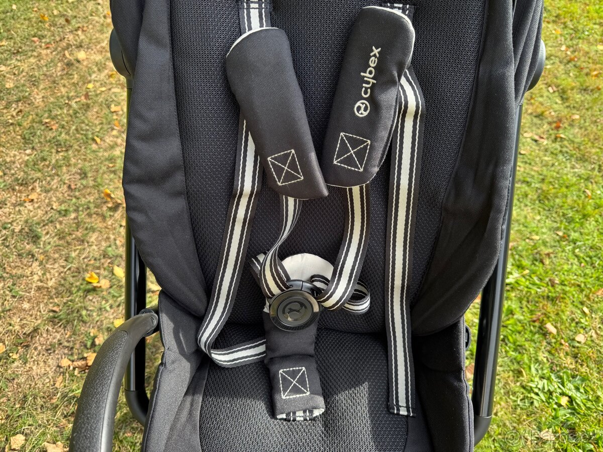 Kočárek Cybex eezy s twist 2+ 2022 moon black frame - 15