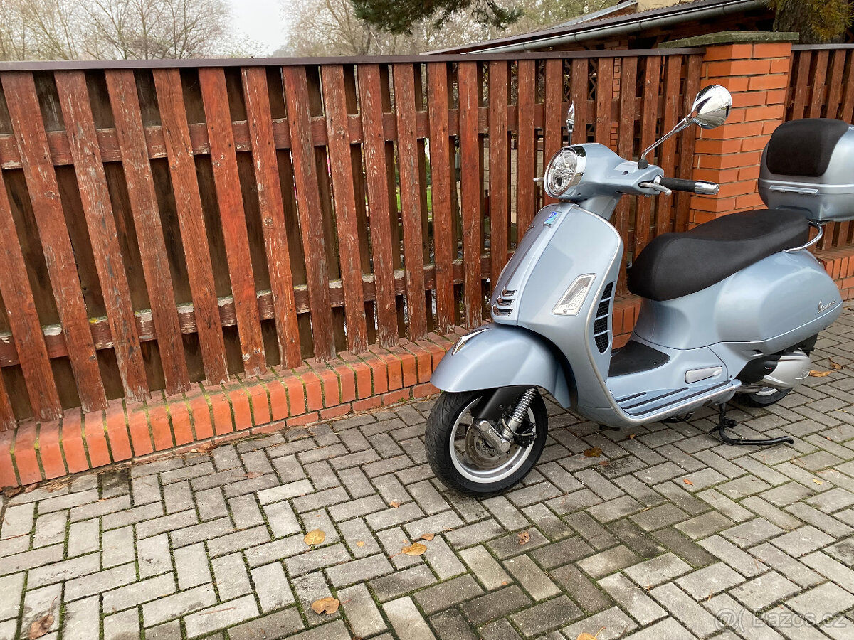 Vespa GTS 300 Hpe (2021) - 15
