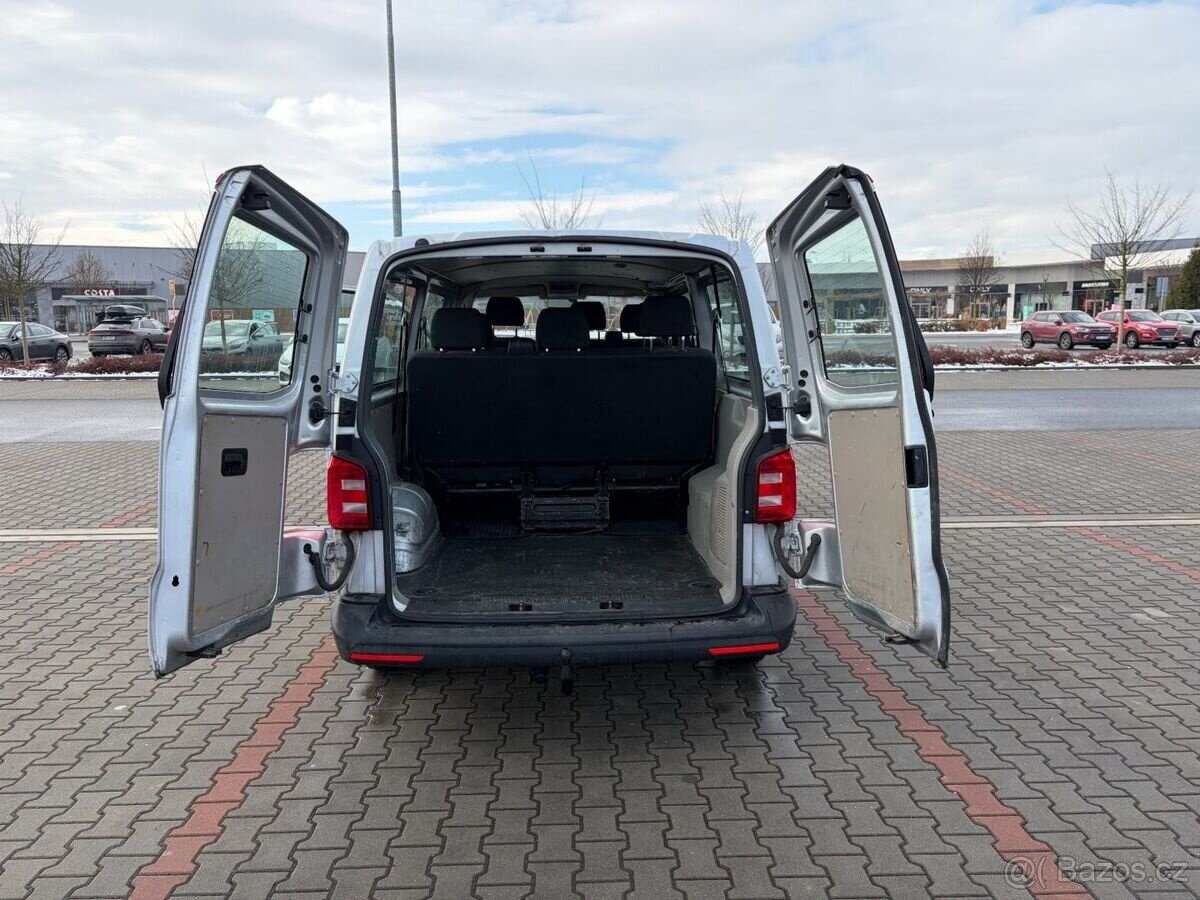 Volkswagen Transporter 2.0 TDi 1.maj.ČR 9míst long - 15