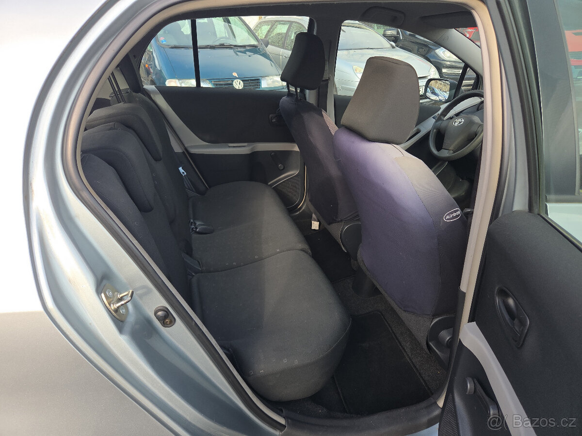 Toyota Yaris 1.3i (64 kW) - 15