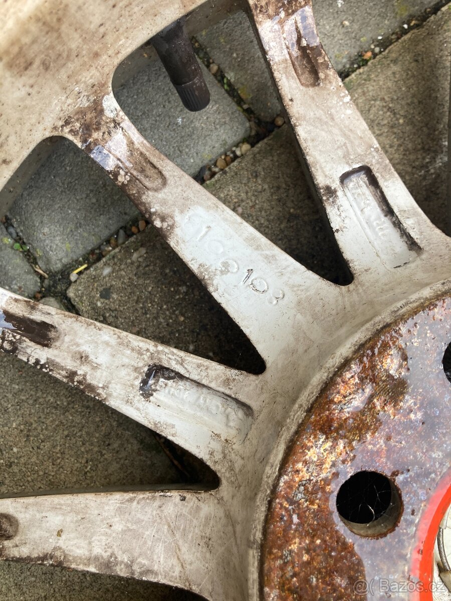 Alu kola R15 - 5×100 a 5×108 -dvouroztečová + pneu - 15