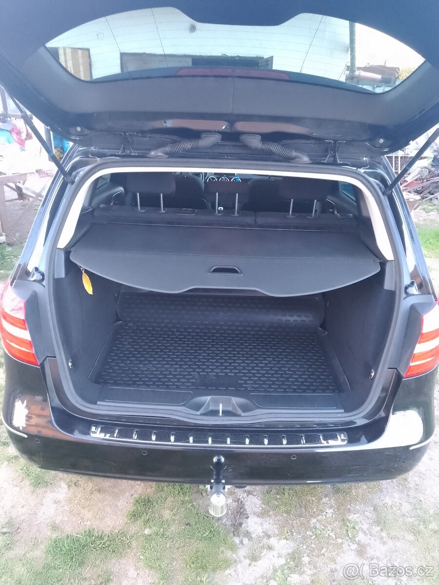 Mercedes Benz B180 - 15
