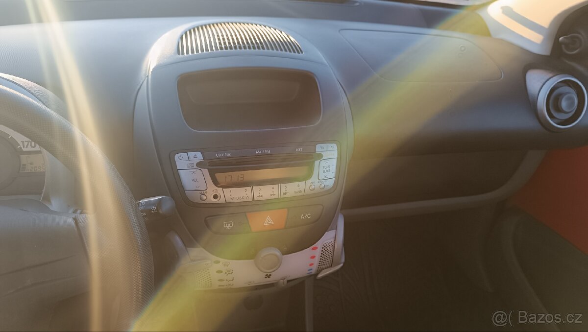 Citroen C1 1.01 + sada letních kol na discich - 15