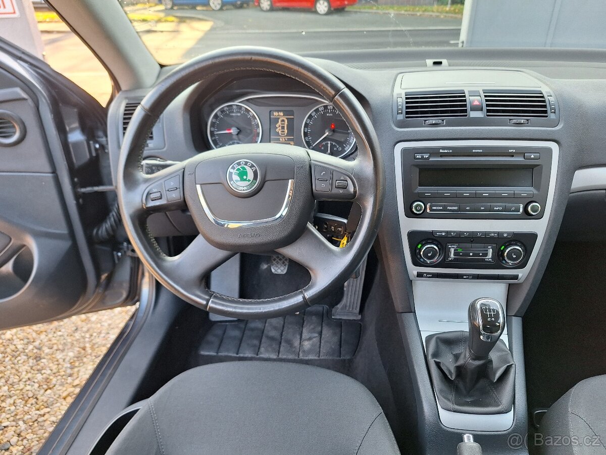 Škoda Octavia 1.6 TDi 77KW S.Kniha, Tažné zař. Ambi. Kombi - 15