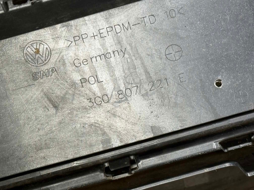 VW PASSAT B8 FACELIFT náraznik 4xPDC - 3G0807221E - 15