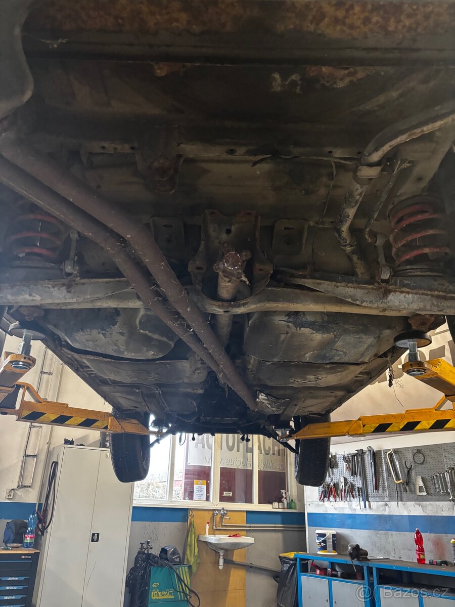 Kastle bmw e30 sedan na drift, bez motoru - 15