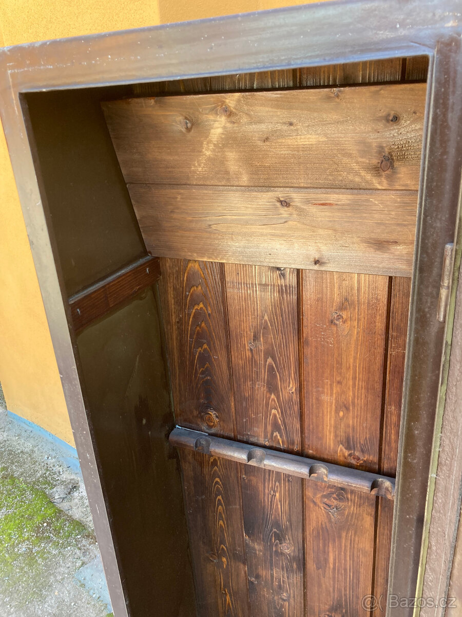 Skříň kovová, dílenská, na zbraně i jiné za 800 kč - 15