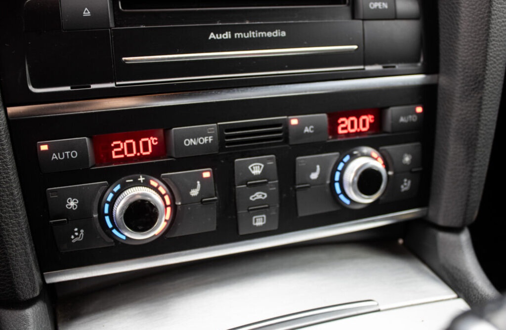 Audi Q7 3.0 TDI quattro Tiptronic S-line (2011) - 15