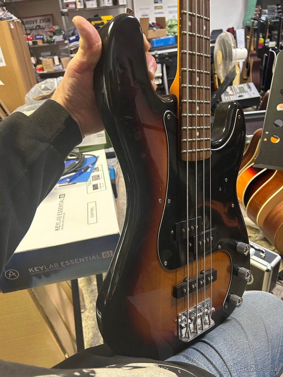 Pekne el a el. ak. Kytary PRS SE a Squier + efekty - 15