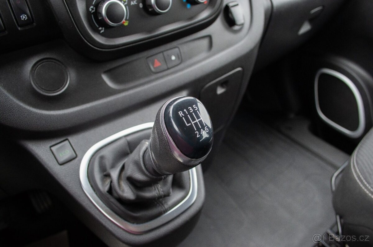 Renault Trafic Kombi Van Energy dCi 145 L2 - 15