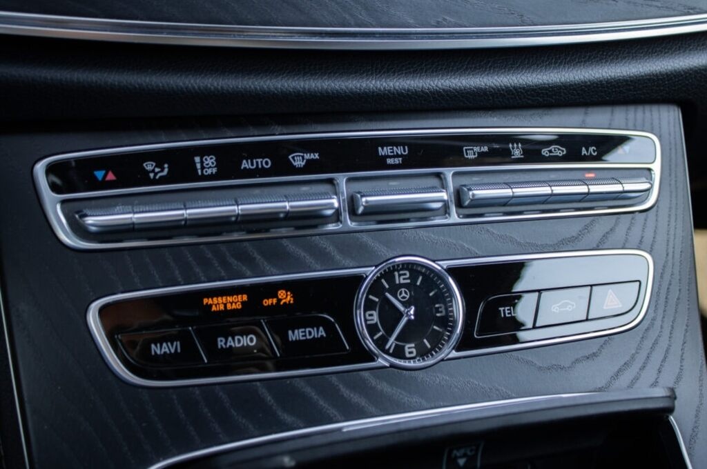 Mercedes Benz E 300 de T Avantgarde (2020) - 15