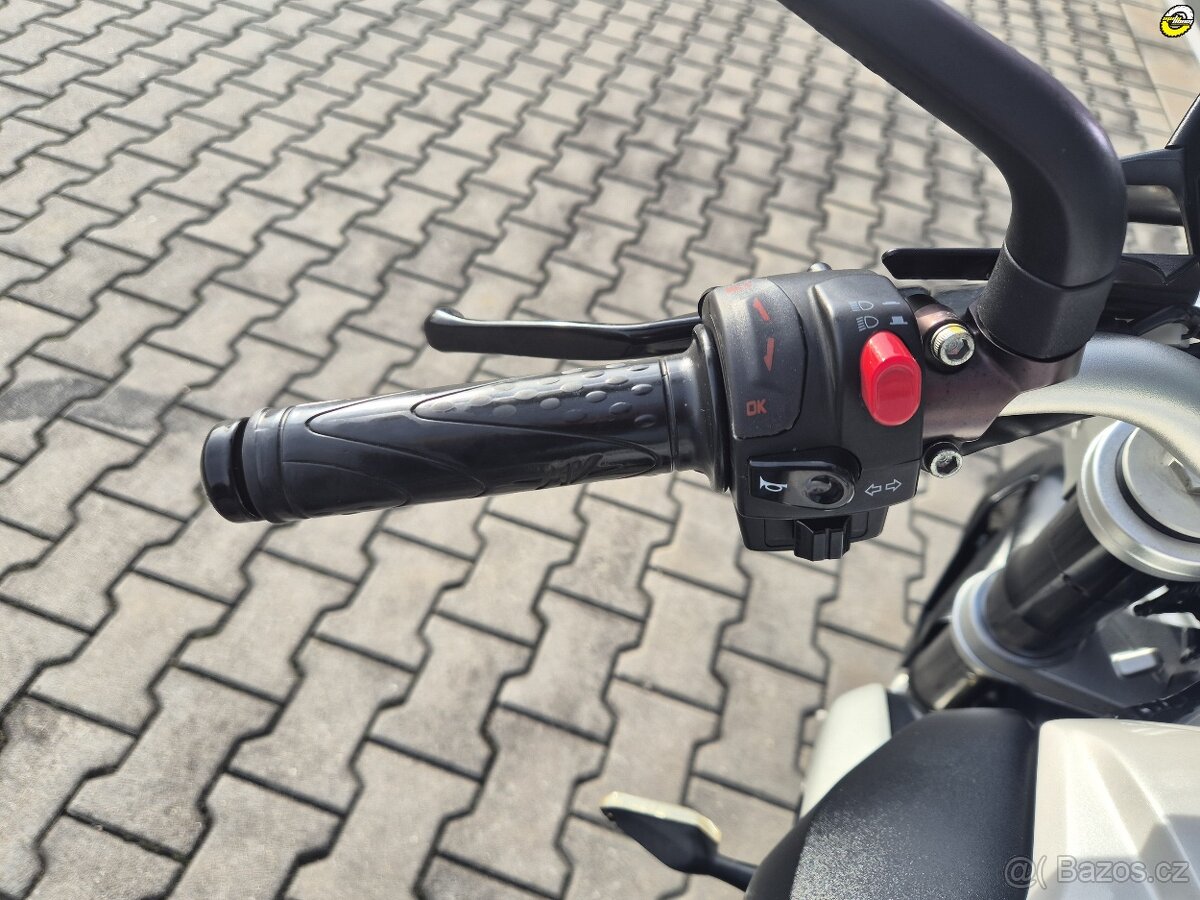 MV Agusta Brutale 675 - 15