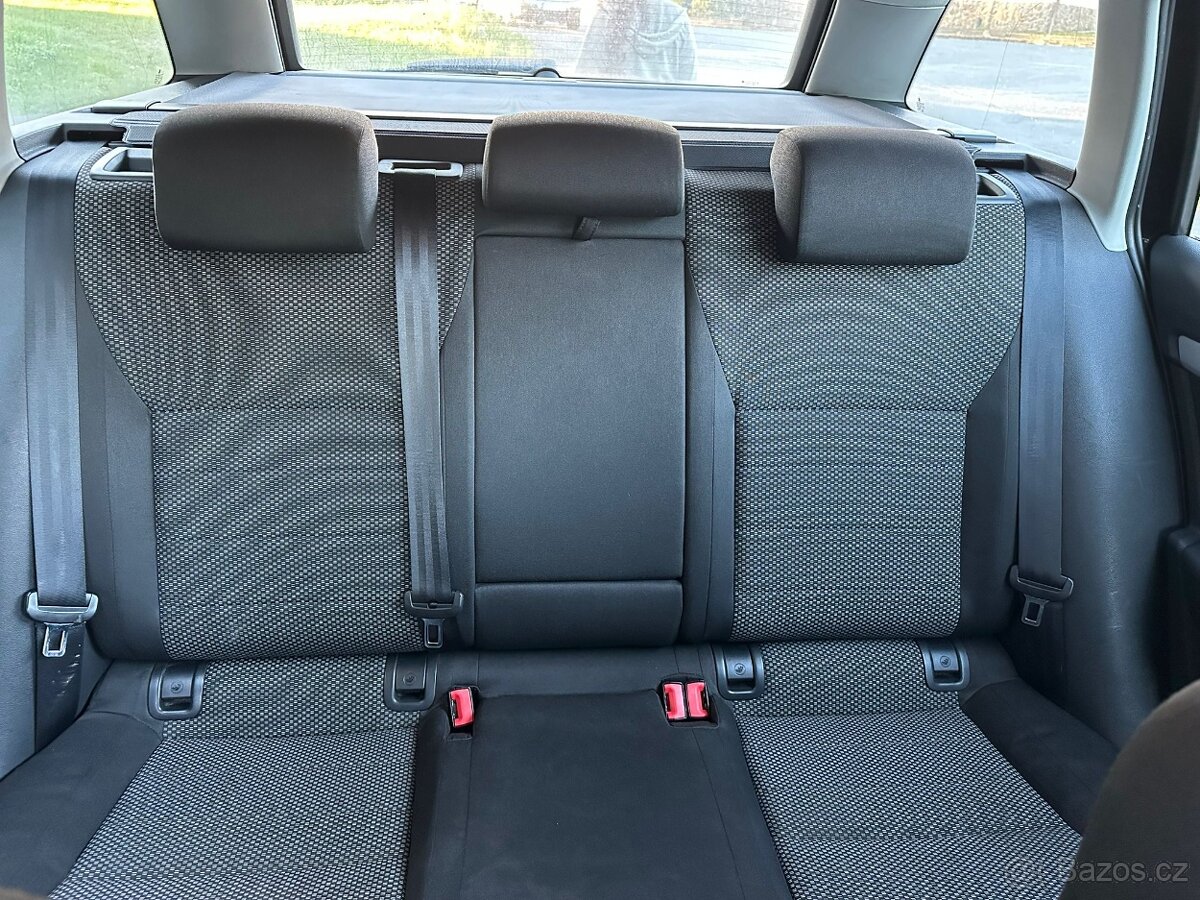 Škoda Octavia III Combi - 15