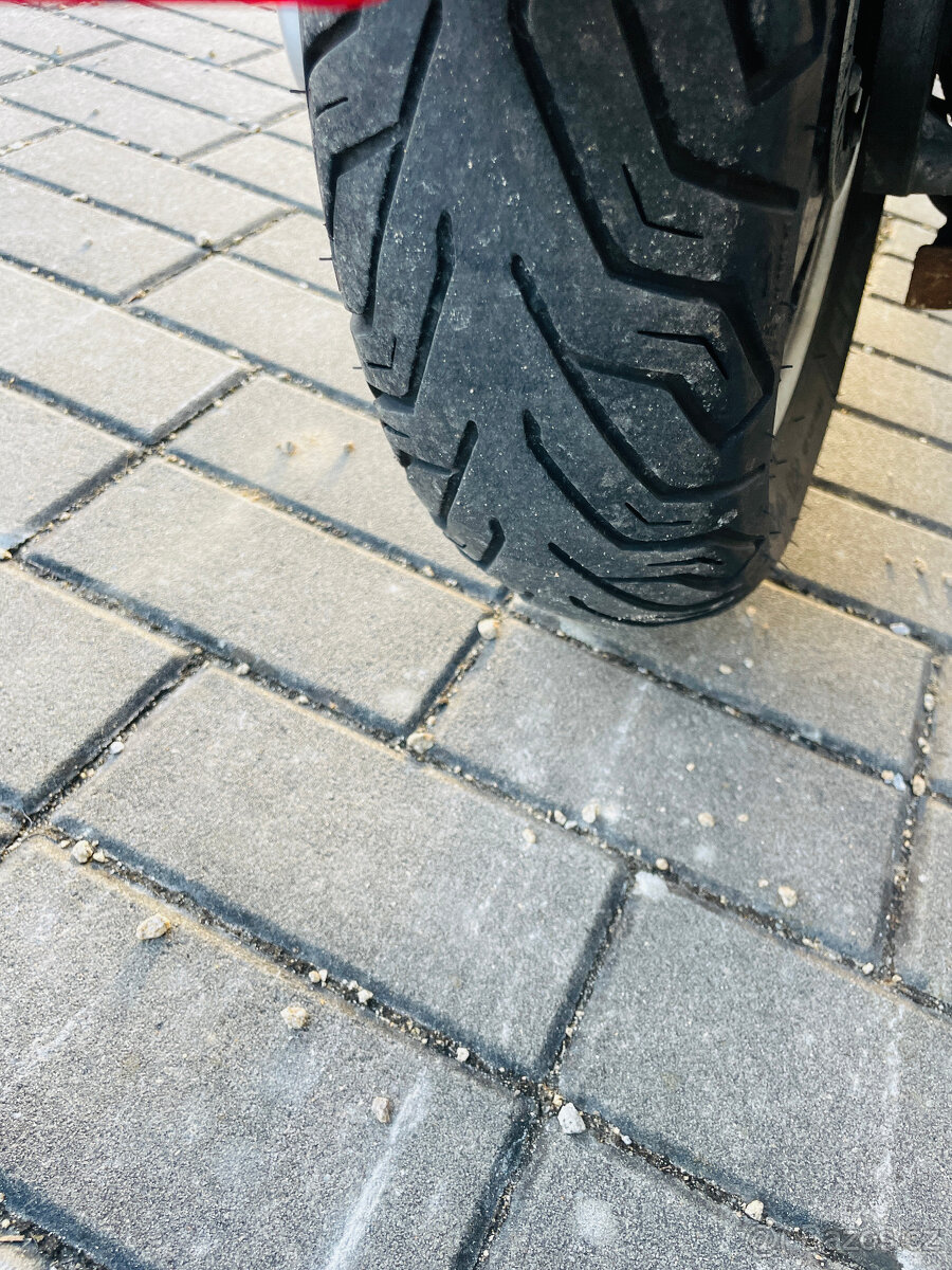 Vespa 300 GTS Super HPE 18kW - 15