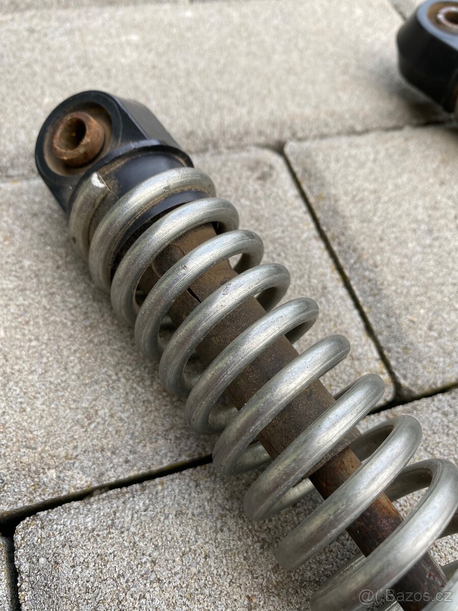 Zadní tlumiče Babetta 210 - 15