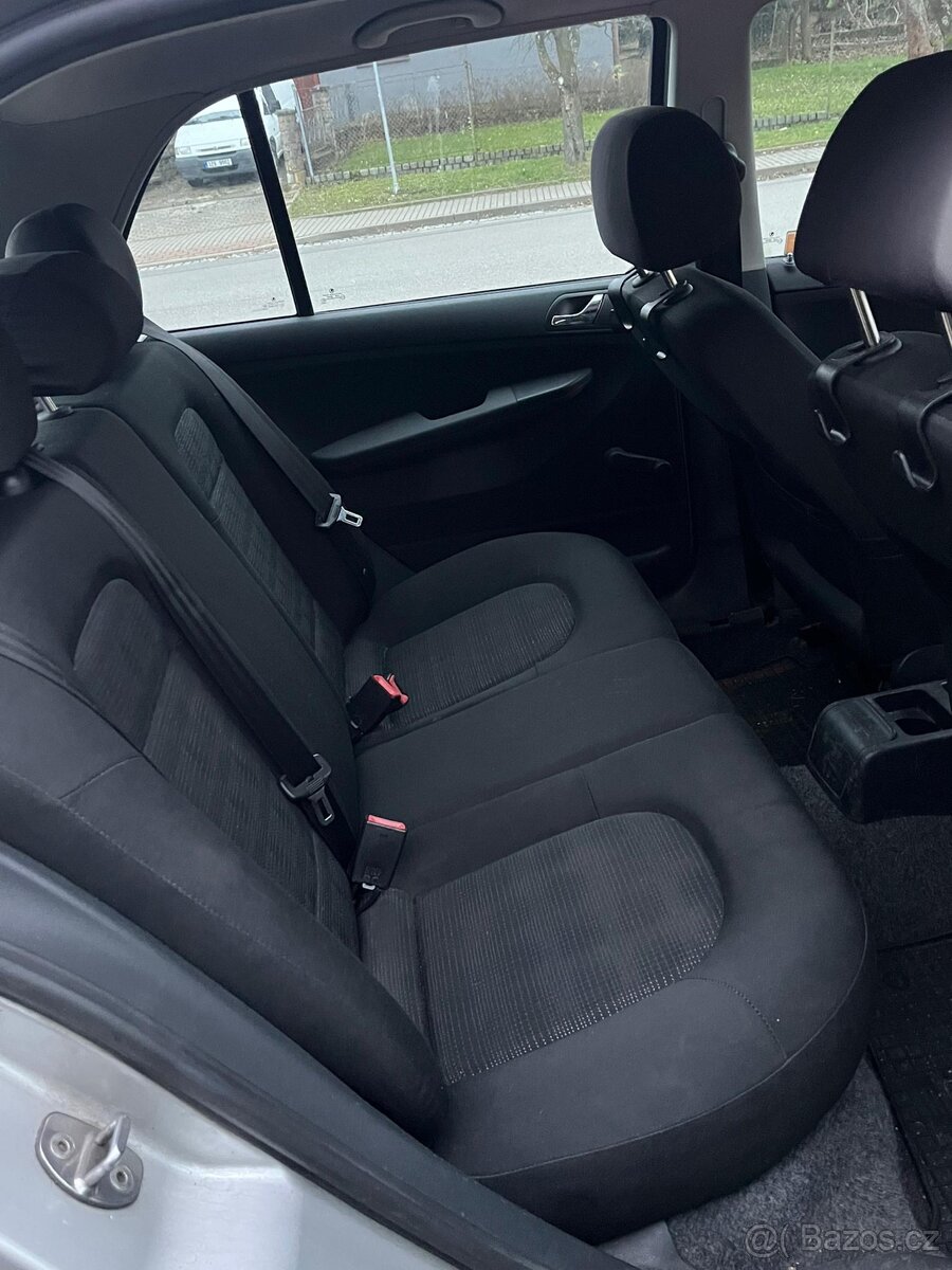 Škoda Fabia 1.4 BENZIN BEZ KOROZE 170 000km EXTRA VÝBAVA - 15