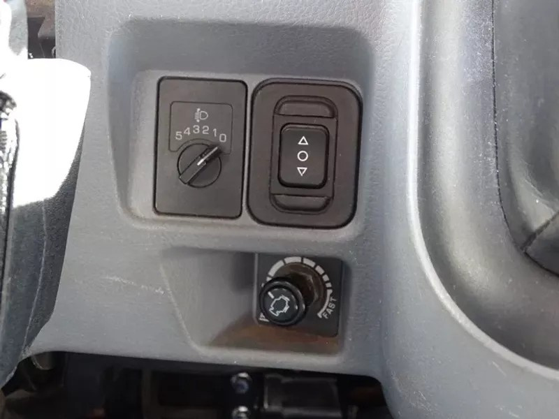 Mitsubishi Pfau Rexter A6500 - 15