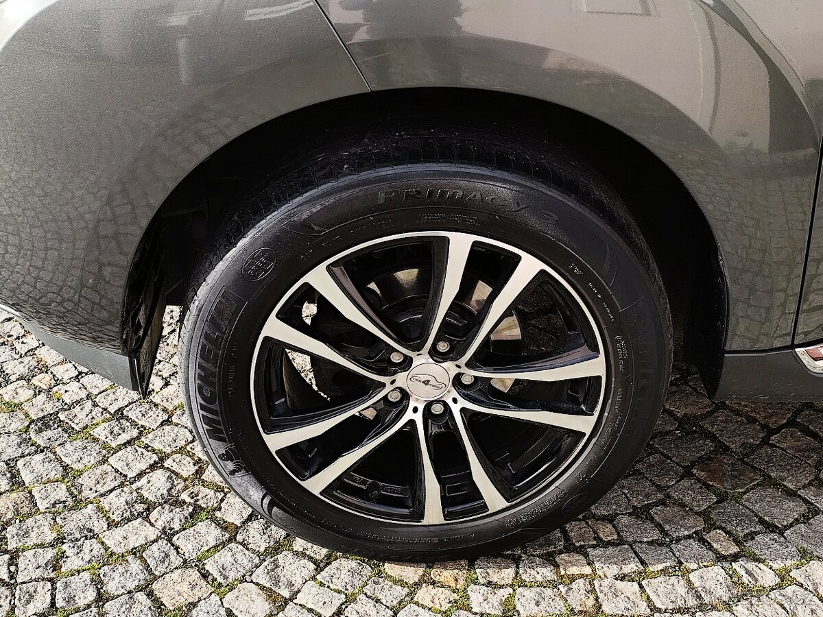 Peugeot 4007 2.2HDi - udržované - levně,7.míst - 15