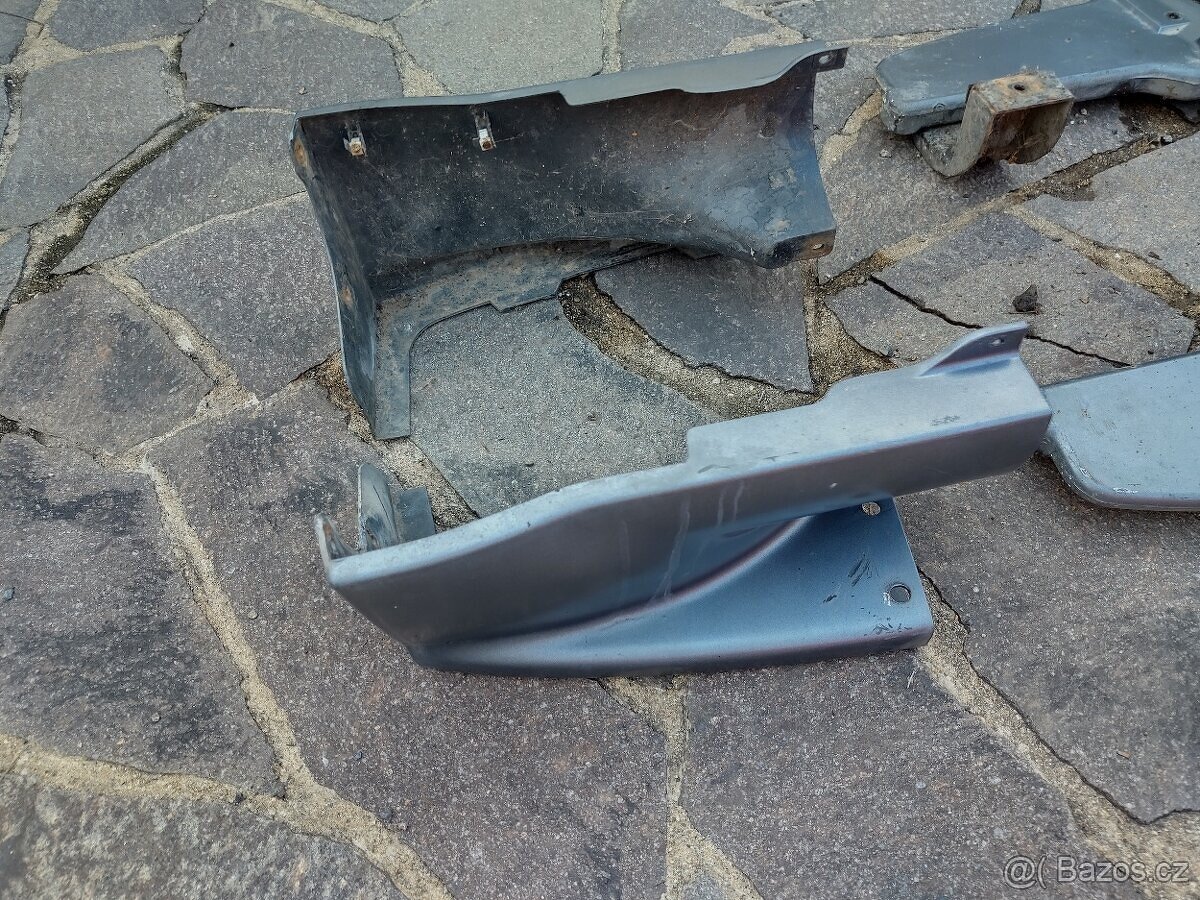 Nášlapy drobné poškození Ssangyong Rexton - 15