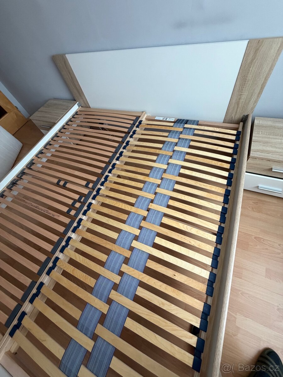 Prodám postel s nočními stolky - 15