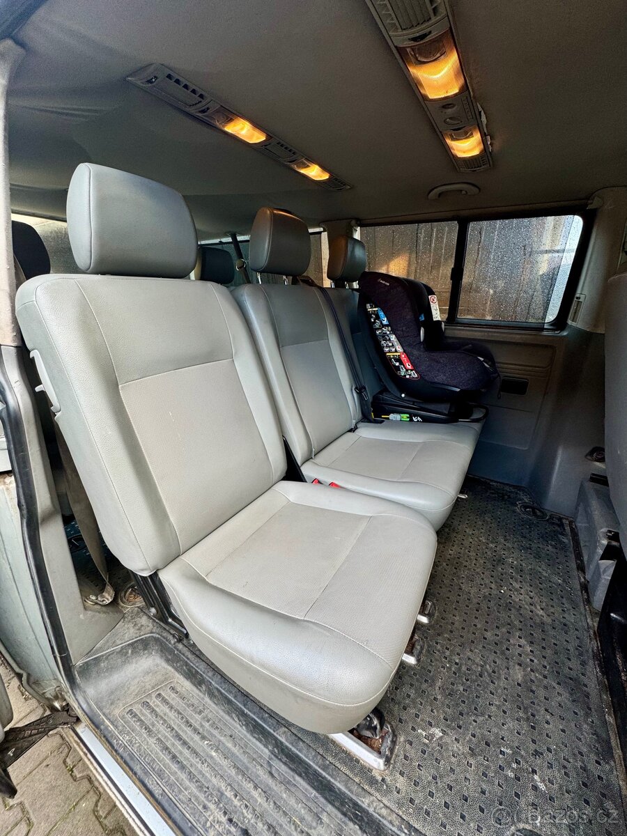 VW Transporter T5 Long 1.9 TDI – 9 míst, cena bez DPH - 15