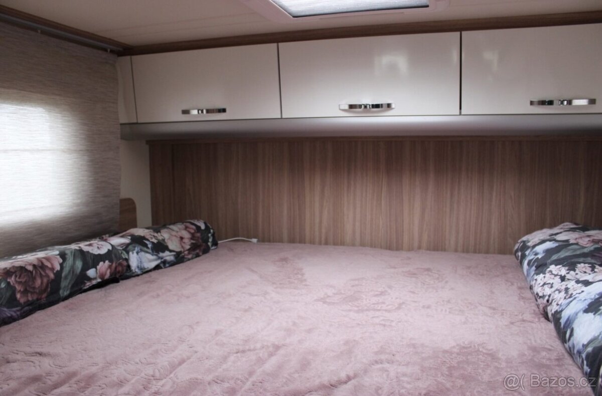 BURSTNER IXEO 710 - 15