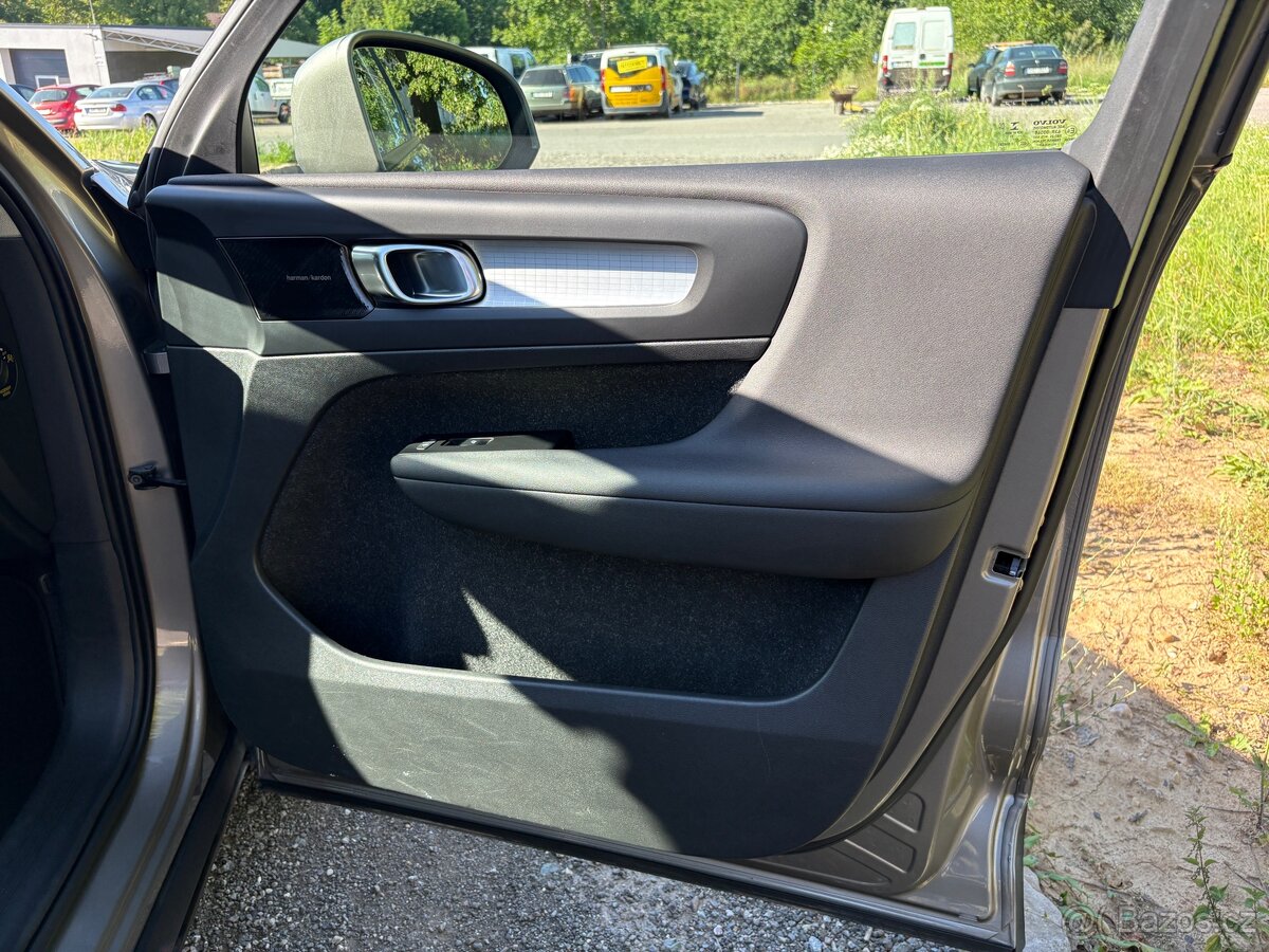 Prodám Volvo Xc40 B4 2.0i 145kw Momentum Maildhybrid - 15