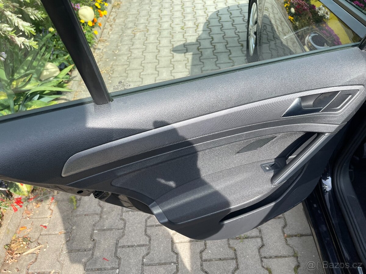 Volkswagen Golf 1.6 Tdi 85 KW r.v. 2020 motor jen 90000km - 15