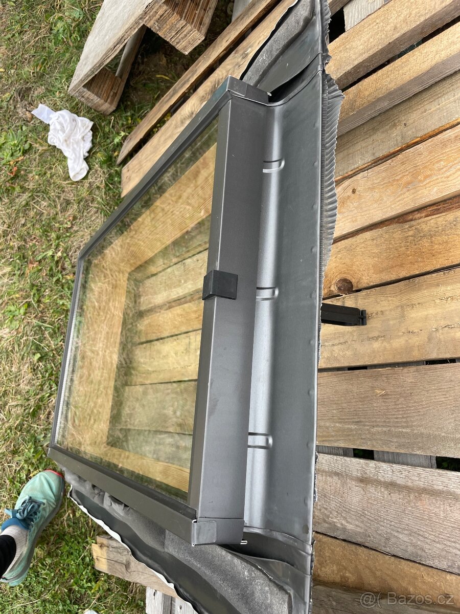 Střešní okno značky Roto - 15