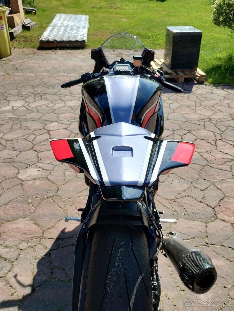 Yamaha R6 rok 2024 - 15