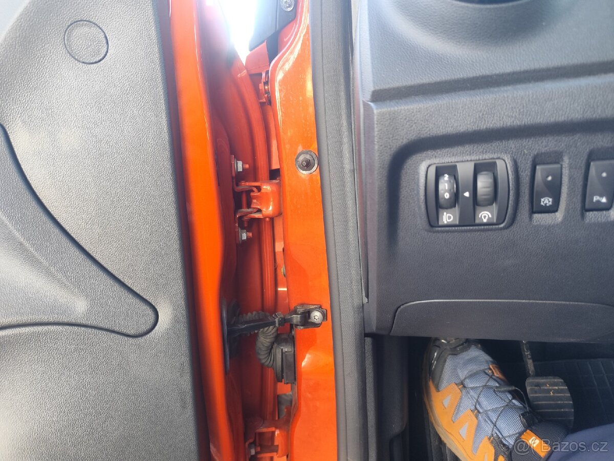 Renault Captur 1.2/87 kW 1.majitel ,původ ČR - 15