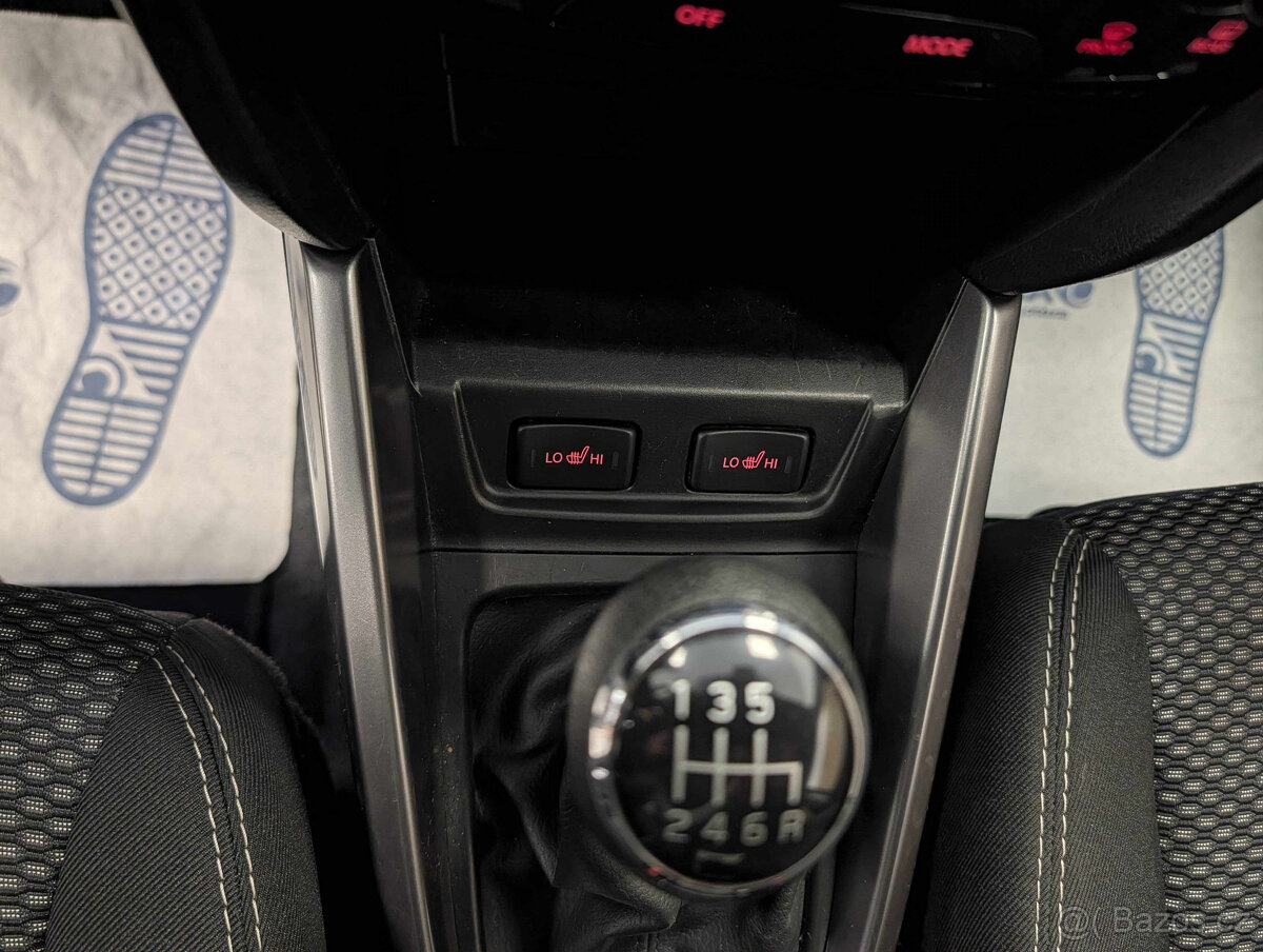 Suzuki Vitara 1,4 i HYBRID ALL GRIP - 15