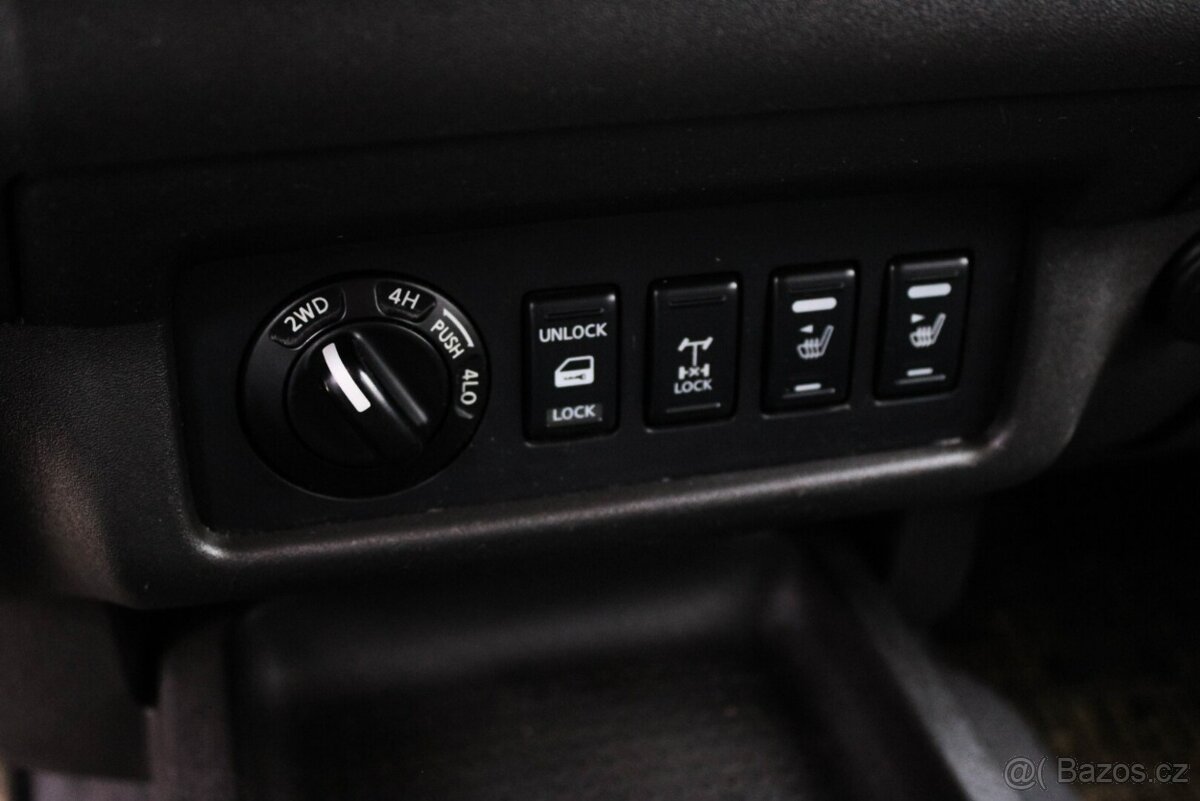 Nissan Navara DoubleCab 2.5D XE - 15